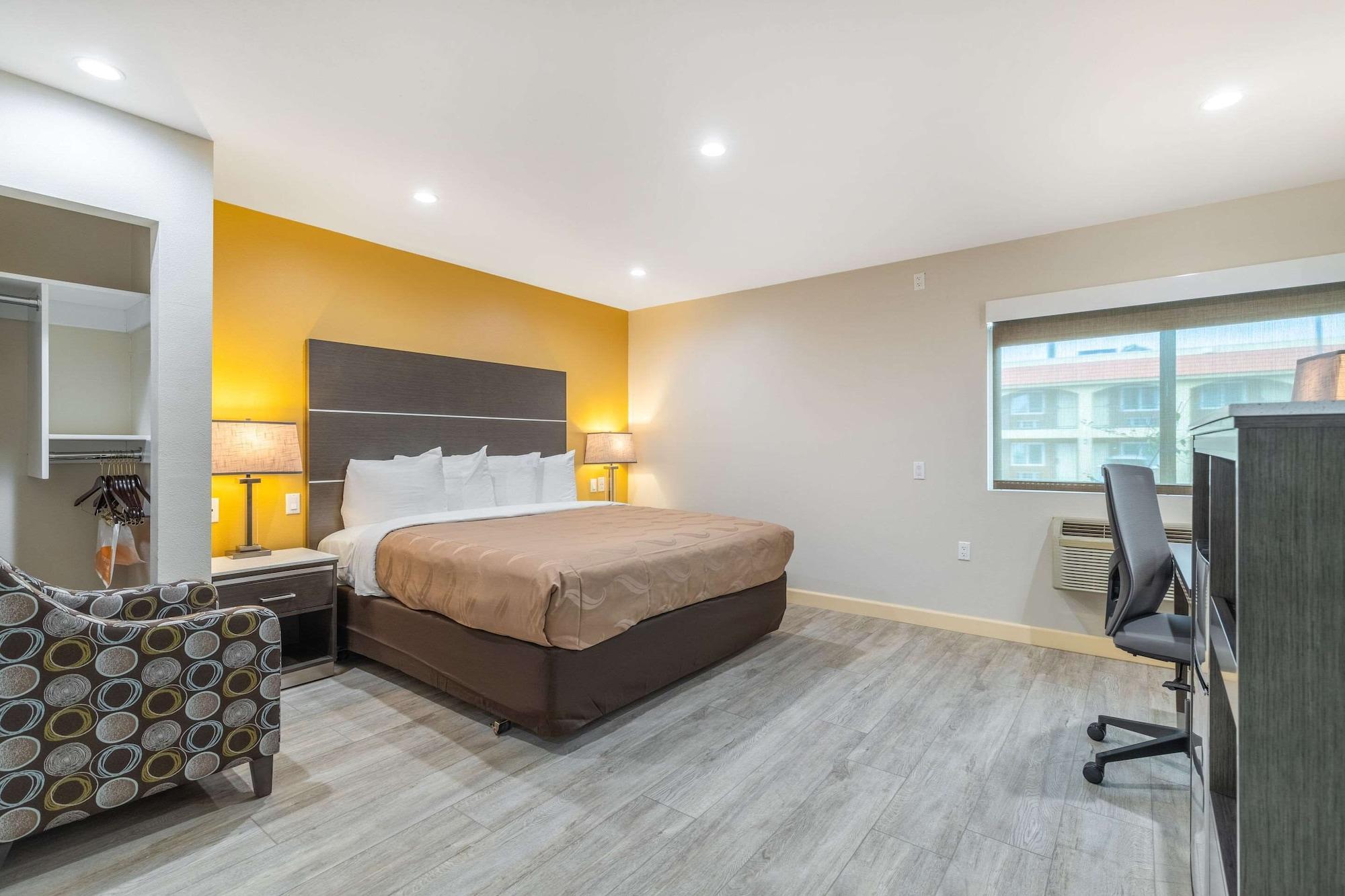 Hotel Quality I-10