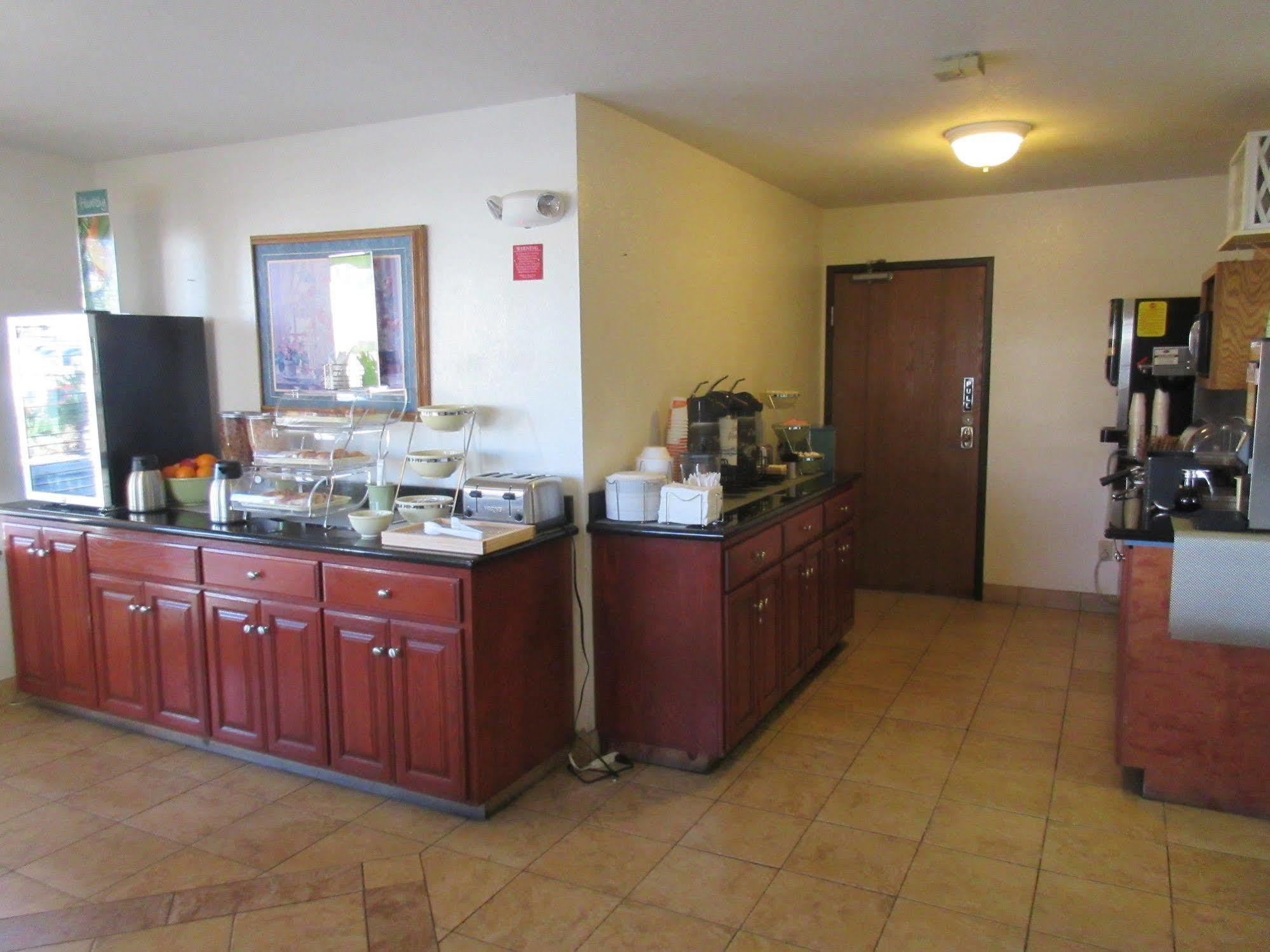 Quality I-10 Hotel